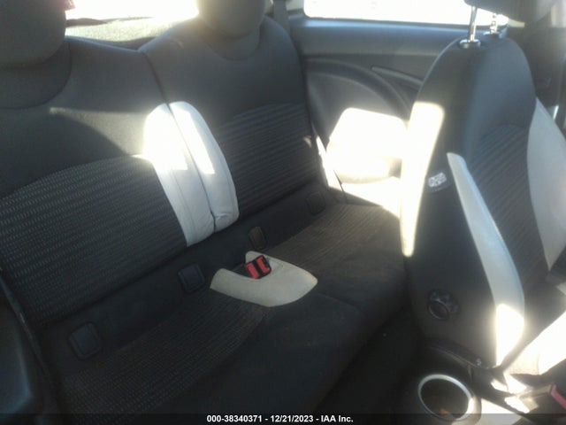 2010 MINI COOPER WMWMF3C59ATU77113 Photo 7