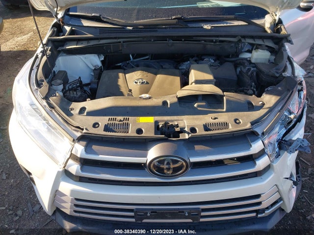 2018 TOYOTA HIGHLANDER XLE VIN: 5TDJZRFH5JS912715