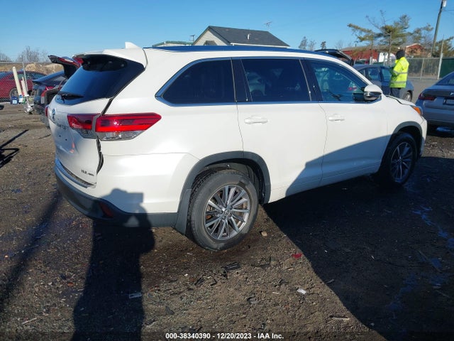 2018 TOYOTA HIGHLANDER XLE VIN: 5TDJZRFH5JS912715
