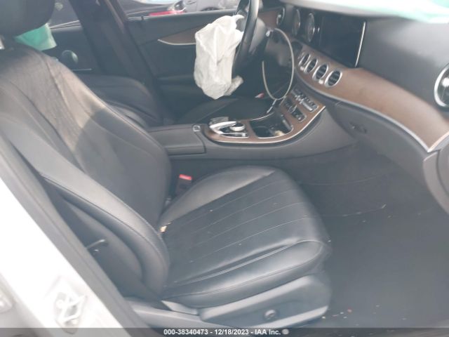 WDDZF4KB7JA371203 Mercedes-Benz E 300 4matic