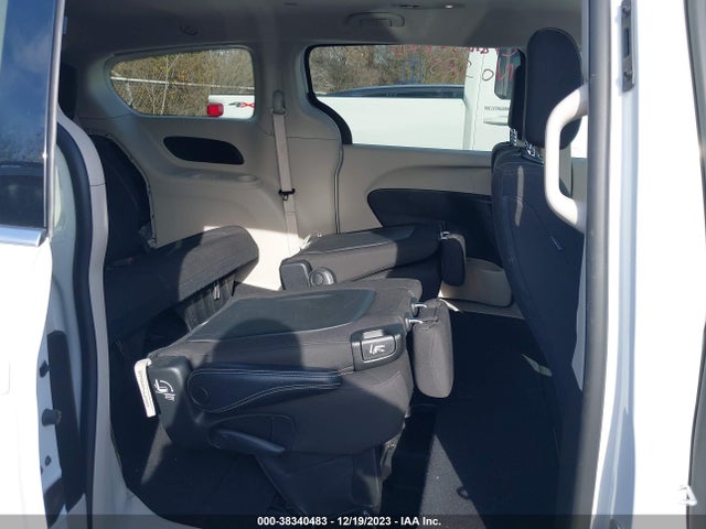 2C4RC1CG9NR208663 Chrysler Voyager Lx