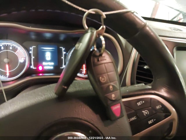 Jeep Cherokee Latitude 2016 1C4PJMCS2GW255515 Image 11