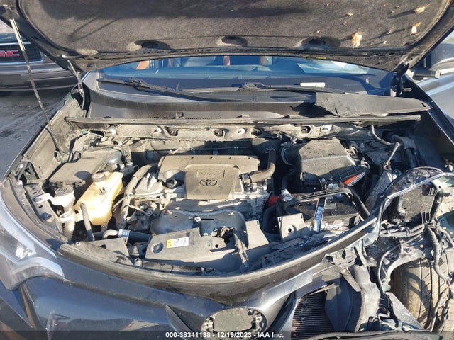 Toyota RAV4 SE 2018 JTMJFREV8JJ223622 Image 10