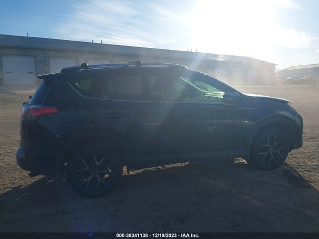 Toyota RAV4 SE 2018 JTMJFREV8JJ223622 Image 14