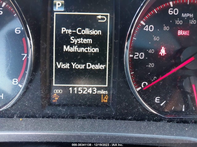 Toyota RAV4 SE 2018 JTMJFREV8JJ223622 Image 16
