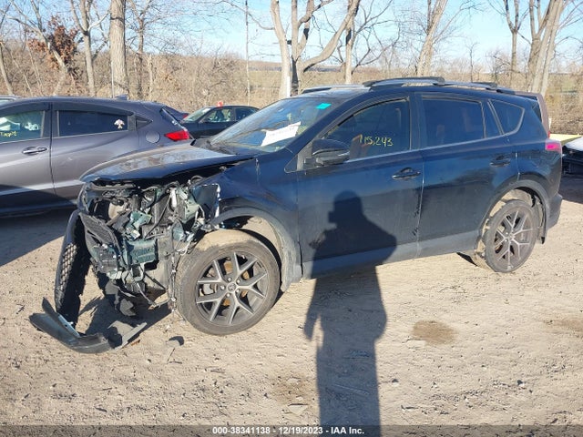 Toyota RAV4 SE 2018 JTMJFREV8JJ223622 Image 12