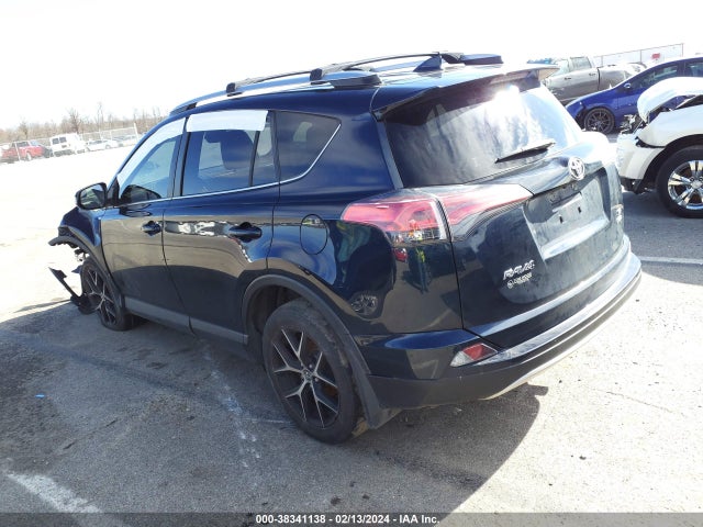 Toyota RAV4 SE 2018 JTMJFREV8JJ223622 Image 3