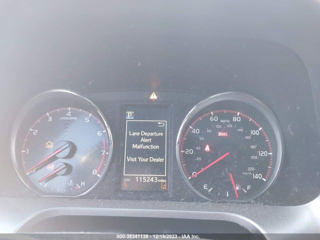 Toyota RAV4 SE 2018 JTMJFREV8JJ223622 Image 7
