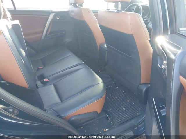 Toyota RAV4 SE 2018 JTMJFREV8JJ223622 Image 8