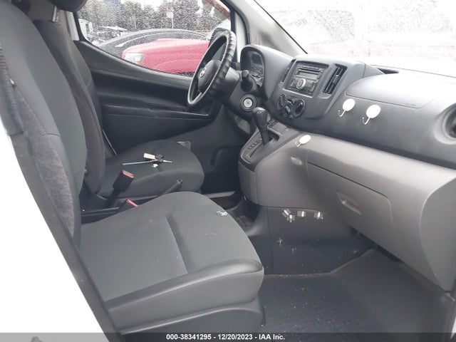 2015 NISSAN NV200 S VIN: 3N6CM0KN4FK708440