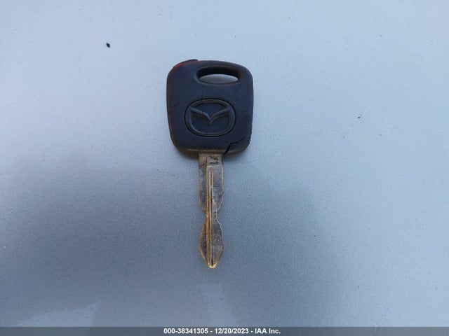 2001 MAZDA TRIBUTE ES/LX VIN: 4F2CU08121KM27572