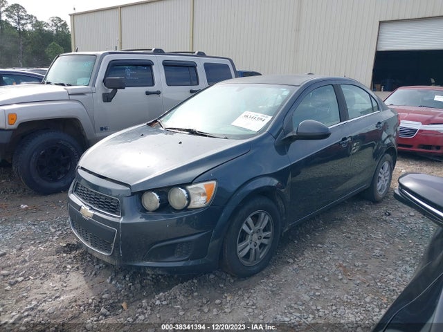 Chevrolet Sonic Lt Auto 2015 1G1JC5SH1F4139320 Image 2