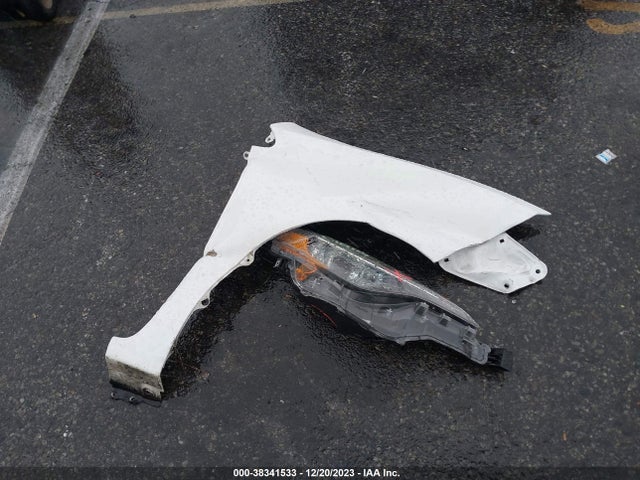 2019 TOYOTA COROLLA LE VIN: 2T1BURHE9KC157164