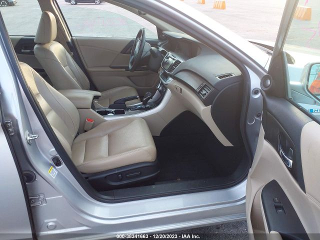 1HGCR6F76FA007615 Honda Accord Hybrid Touring