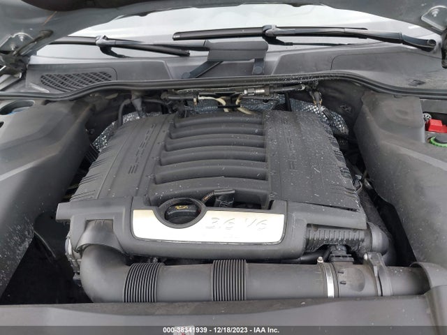 2016 PORSCHE CAYENNE WP1AA2A29GKA12836 Photo 9