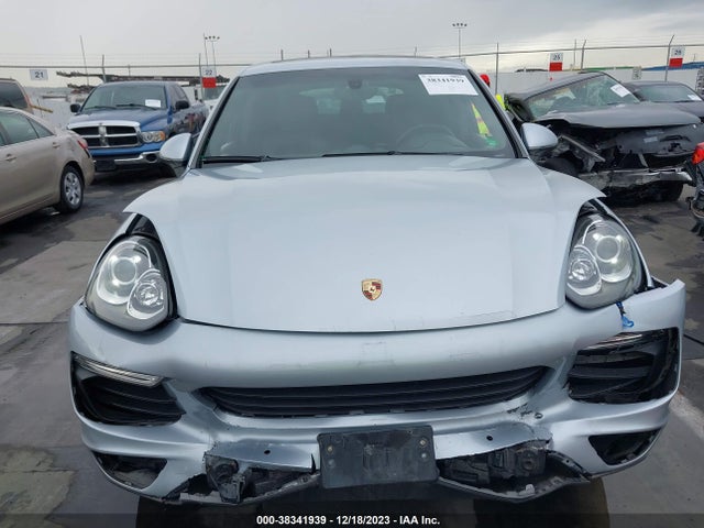 2016 PORSCHE CAYENNE VIN: WP1AA2A29GKA12836