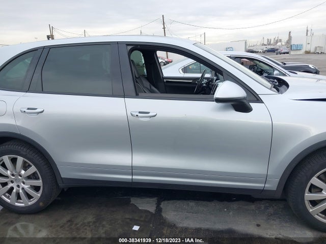 2016 PORSCHE CAYENNE VIN: WP1AA2A29GKA12836