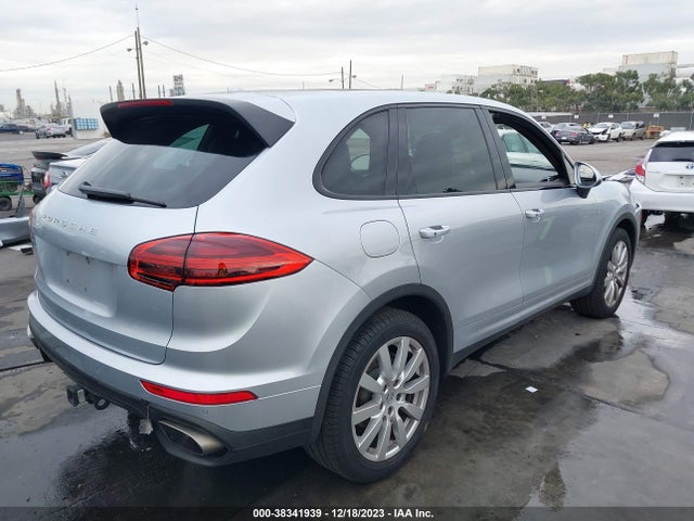 2016 PORSCHE CAYENNE WP1AA2A29GKA12836 Photo 3