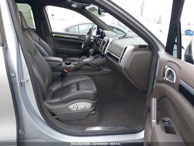 2016 PORSCHE CAYENNE WP1AA2A29GKA12836 Photo 4