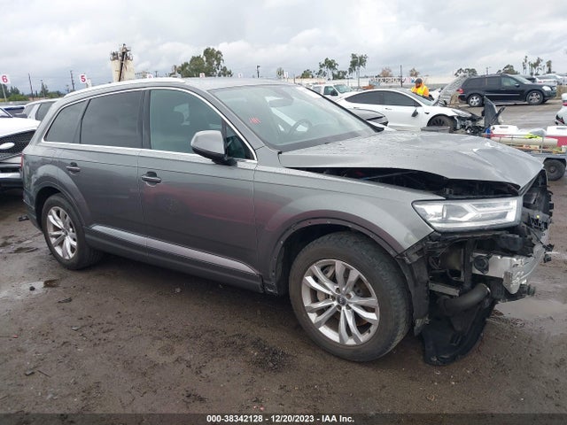 WA1AHAF75HD045988 Audi Q7 2.0t Premium