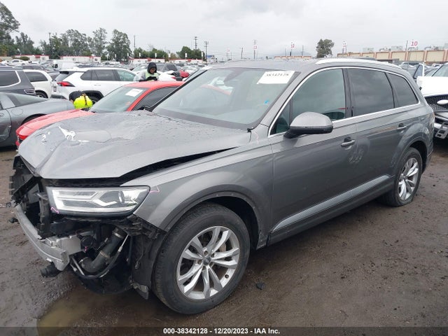 WA1AHAF75HD045988 Audi Q7 2.0t Premium