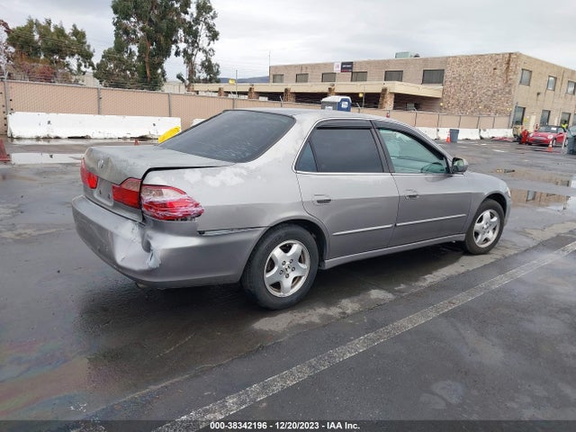 2000 HONDA ACCORD 3.0 EX VIN: 1HGCG1650YA046825