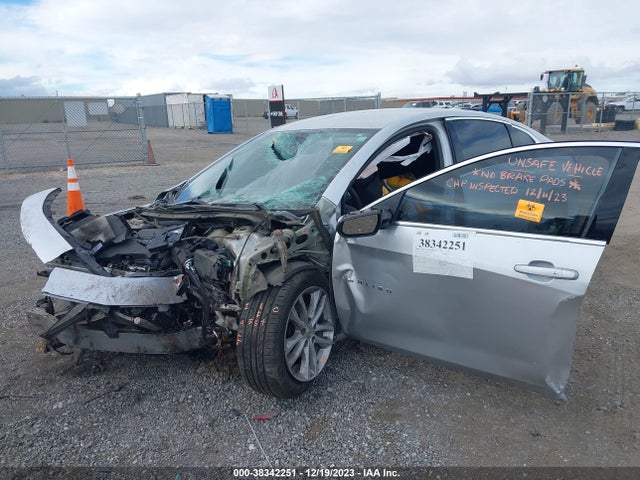 Chevrolet MALIBU LT 2018 1G1ZD5STXJF159048 Image 2