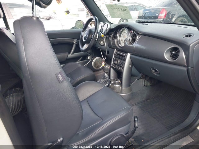 2006 MINI COOPER S WMWRH335X6TL93051 Photo 4