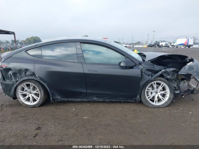 7SAYGDEE6NF557601 Tesla Model Y Long Range Dual Motor All-wheel Drive