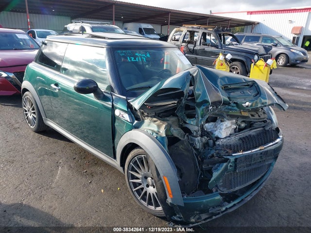 2009 MINI COOPER S WMWMF735X9TT97340 Photo 0