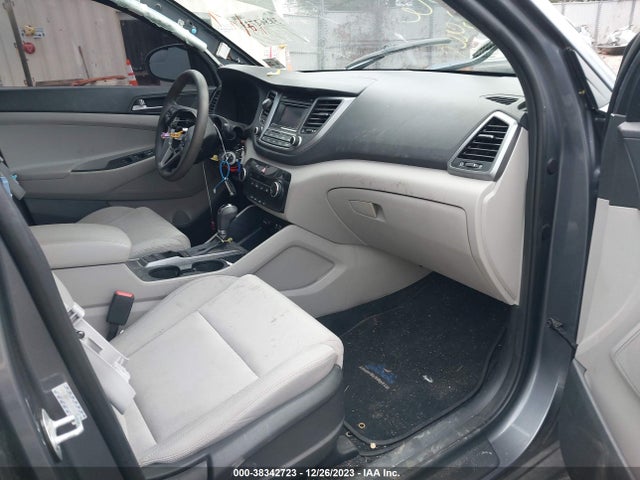 Hyundai TUCSON SE 2018 KM8J2CA47JU635417 Image 5