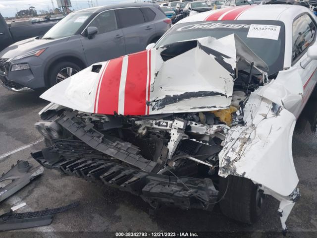 2C3CDZAG6JH327795 Dodge Challenger Sxt Plus