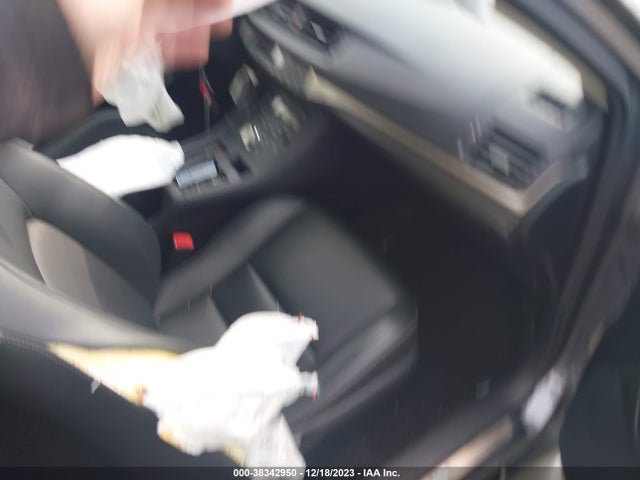 Lexus CT 200H 2015 JTHKD5BH9F2241113 Image 4