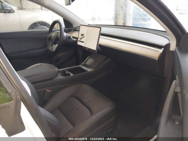 2022 TESLA MODEL Y 7SAYGDEF2NF484350 Photo 4