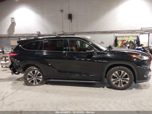 Toyota Highlander Xle 2022 5TDGZRBH6NS227578 Image 13