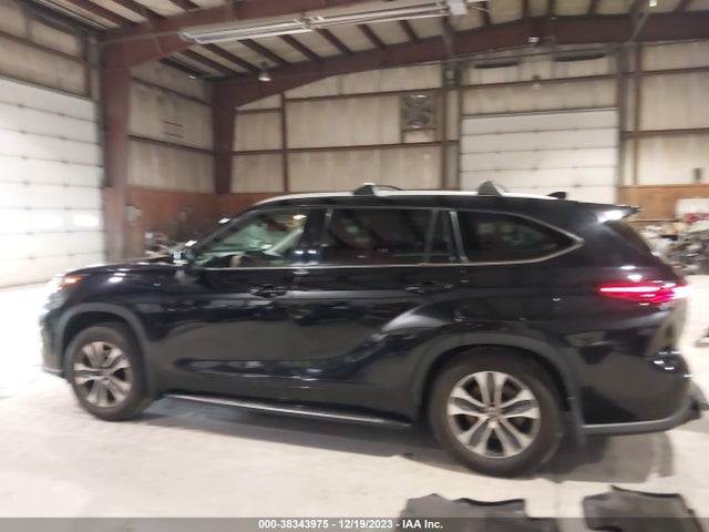 Toyota Highlander Xle 2022 5TDGZRBH6NS227578 Image 14