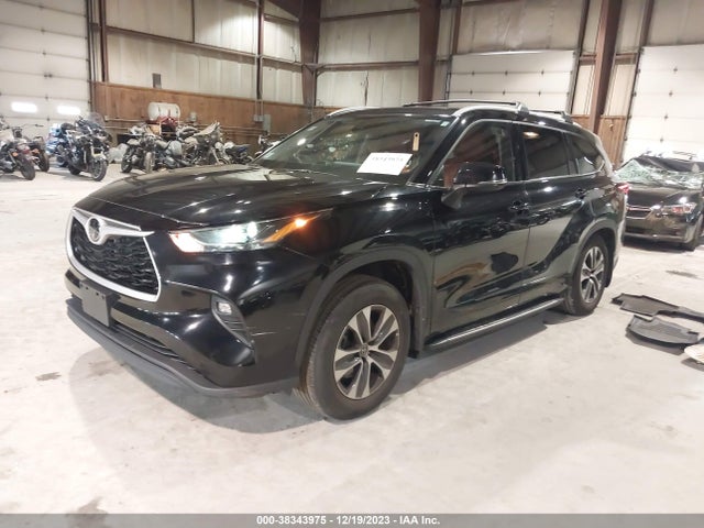 Toyota Highlander Xle 2022 5TDGZRBH6NS227578 Image 2