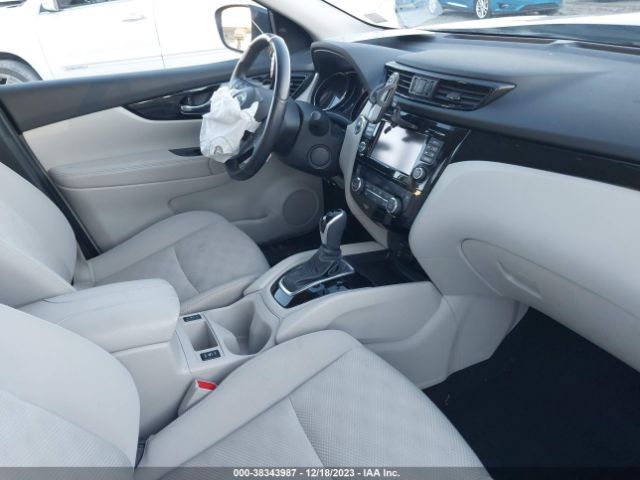 JN1BJ1CP8HW005155 Nissan Rogue Sport Sv