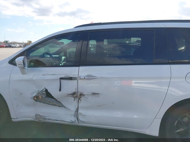 2018 CHRYSLER PACIFICA TOURING L VIN: 2C4RC1BG2JR292966