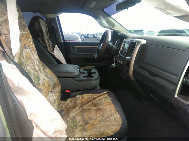 1C6RR7GG2JS326341 RAM 1500 Slt Quad Cab 4x4 6'4 Box