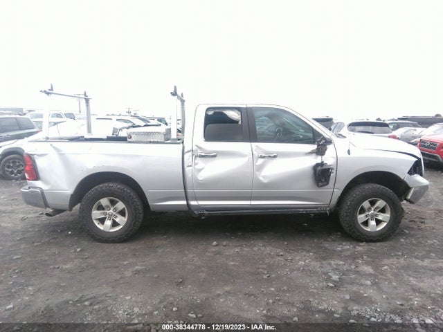 1C6RR7GG2JS326341 RAM 1500 Slt Quad Cab 4x4 6'4 Box