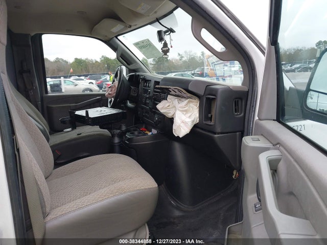 Chevrolet Express 2500 Work Van 2016 1GCWGBFG0G1155917 Image 5