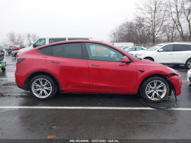 Tesla Model Y Long Range Dual Motor All-wheel Drive 2022 7SAYGDEE7NF310717 Image 13
