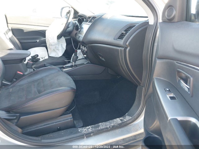 2018 MITSUBISHI OUTLANDER SPORT 2.4 SE VIN: JA4AP3AW5JU014338