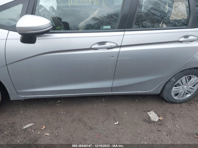 Honda FIT LX 2019 3HGGK5H48KM700055 Image 13