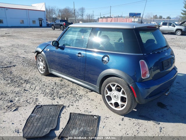 2006 MINI COOPER S WMWRE335X6TL23266 Photo 2