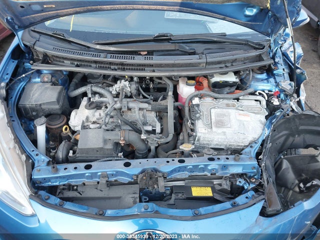 Toyota Prius C Three 2015 JTDKDTB3XF1094056 Image 10