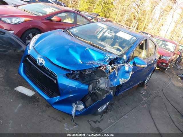 Toyota Prius C Three 2015 JTDKDTB3XF1094056 Image 2