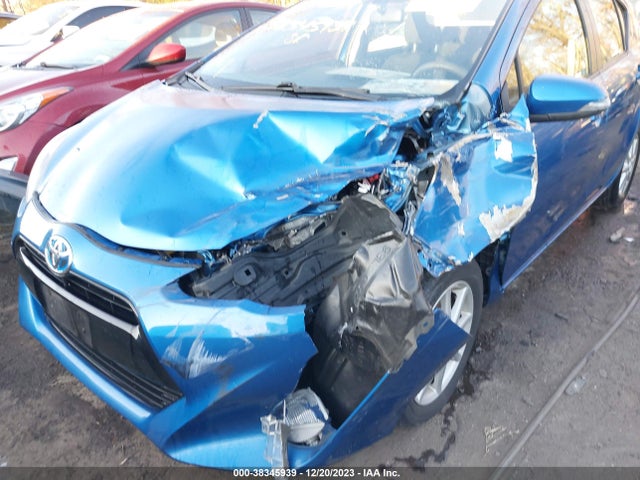 Toyota Prius C Three 2015 JTDKDTB3XF1094056 Image 6