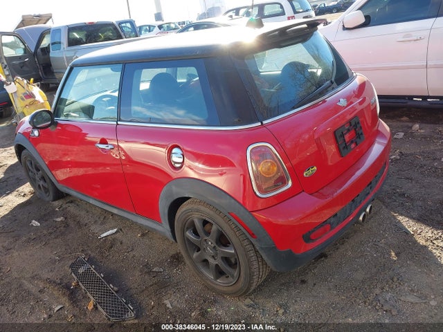 2008 MINI COOPER S WMWMF73598TV36873 Photo 2